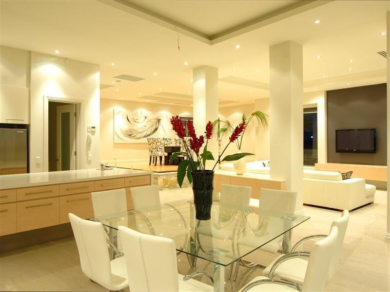 43 Knightsbridge Parade East, Paradise Point QLD 4216