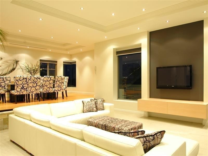 43 Knightsbridge Parade East, Paradise Point QLD 4216