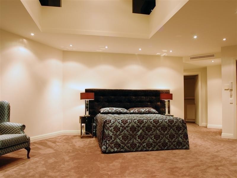 43 Knightsbridge Parade East, Paradise Point QLD 4216