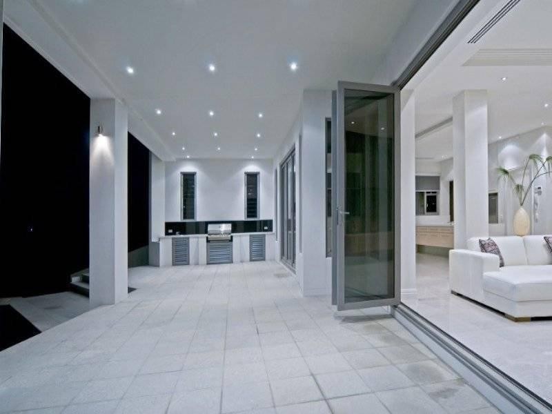 43 Knightsbridge Parade East, Paradise Point QLD 4216