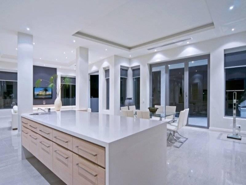 43 Knightsbridge Parade East, Paradise Point QLD 4216