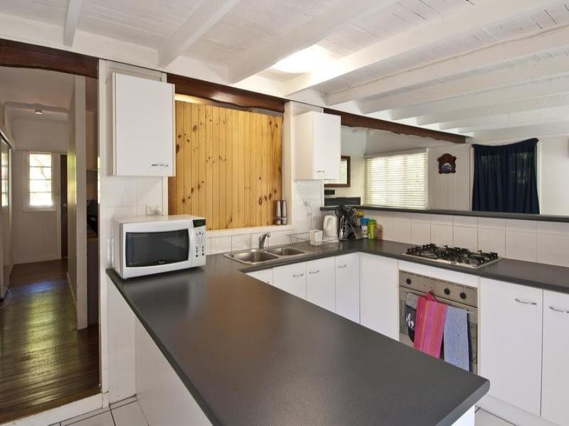 11 Birt Avenue, Surfers Paradise QLD 4217