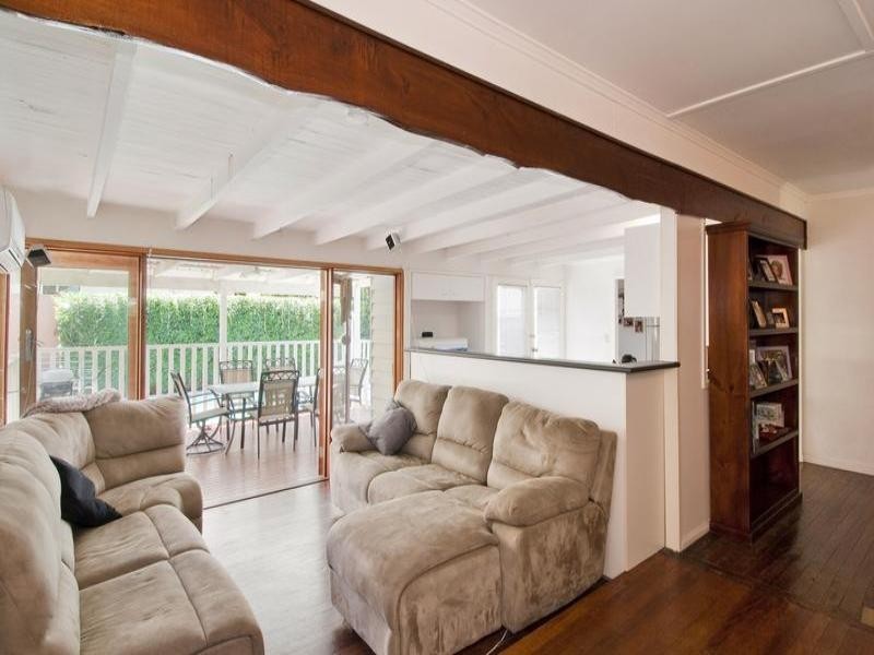 11 Birt Avenue, Surfers Paradise QLD 4217