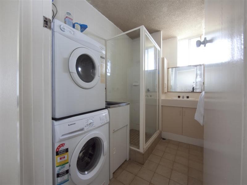 43 Garfield Terrace, Surfers Paradise QLD 4217