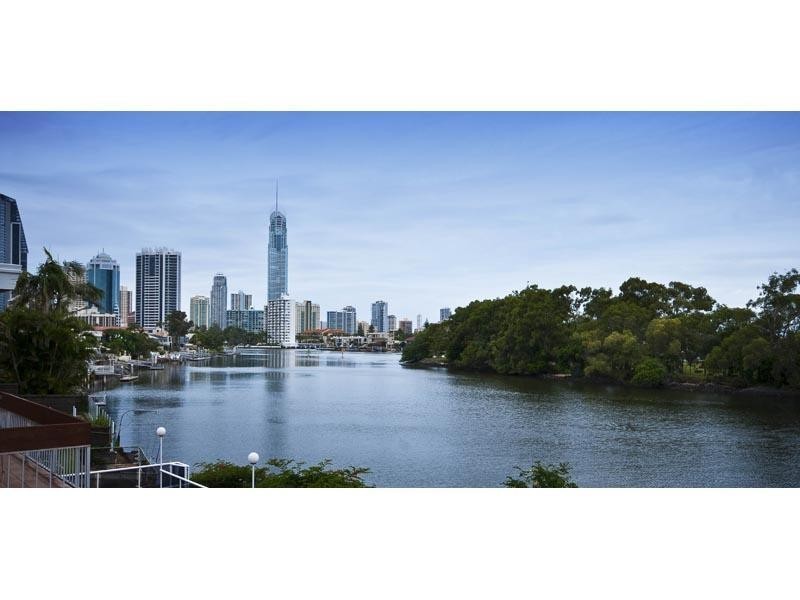 231 Stanhill Drive, Chevron Island QLD 4217