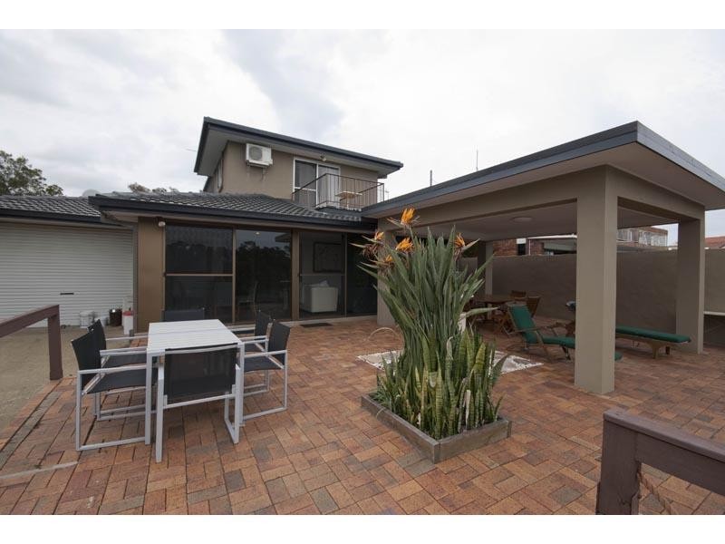 231 Stanhill Drive, Chevron Island QLD 4217