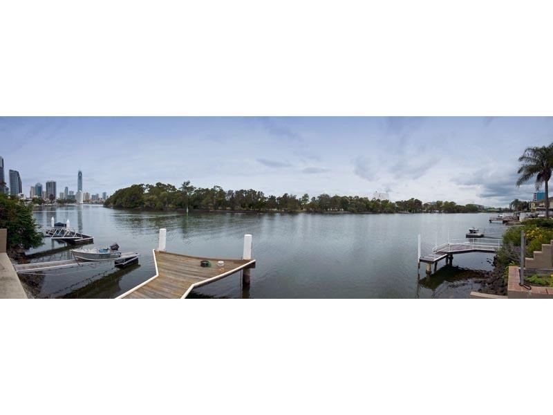 231 Stanhill Drive, Chevron Island QLD 4217