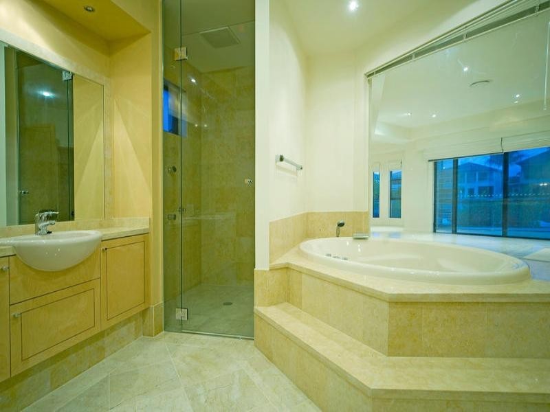 7087 Keyside Close, Sanctuary Cove QLD 4212