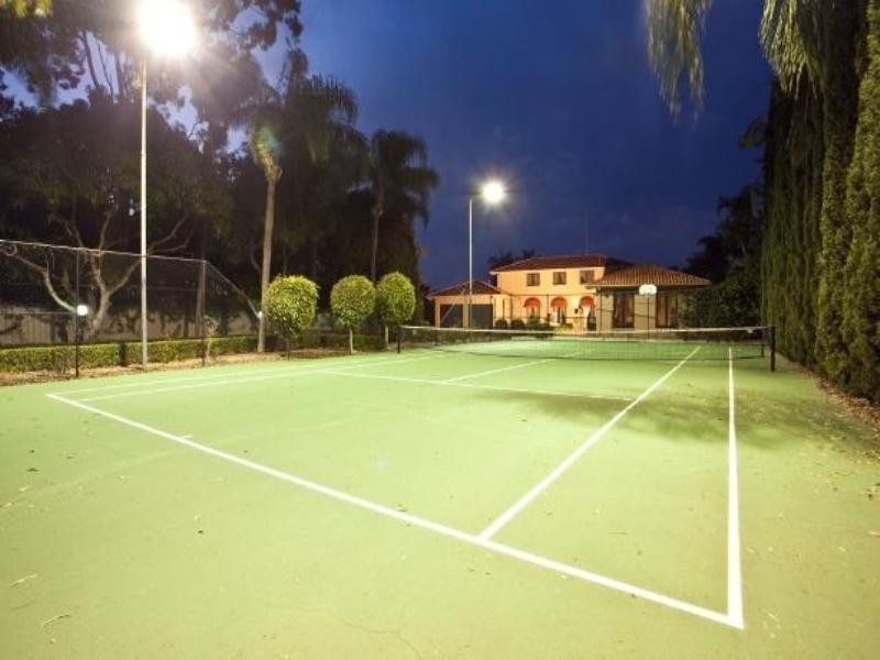 Broadbeach Waters QLD 4218