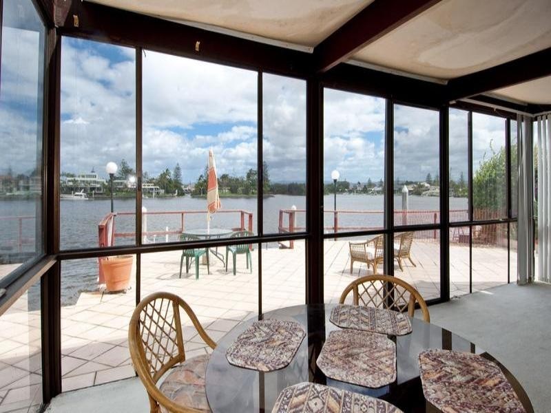 10 Sunset Boulevard, Surfers Paradise QLD 4217