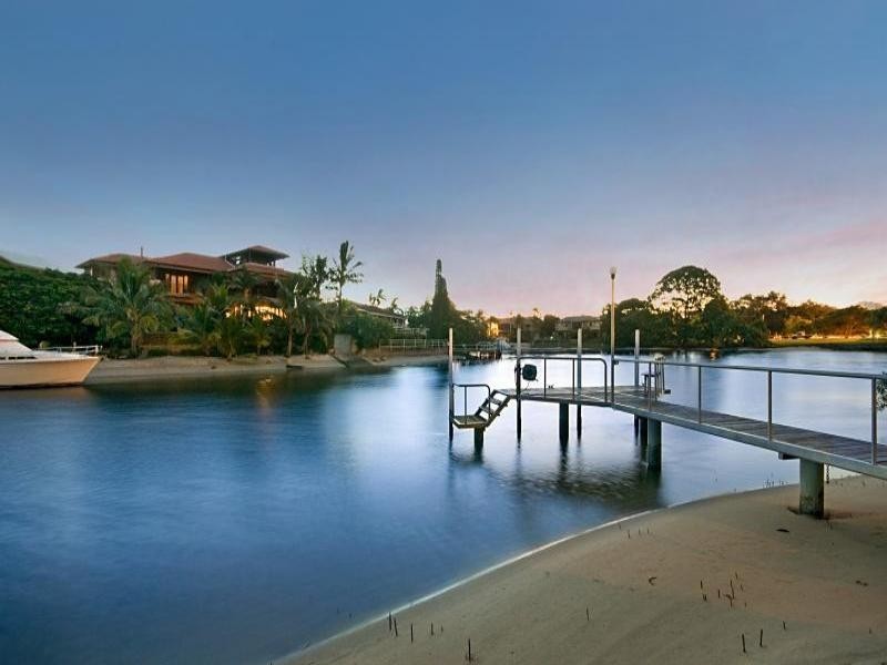 74 The Promenade, Isle Of Capri QLD 4217