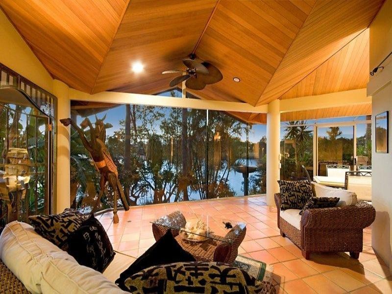 74 The Promenade, Isle Of Capri QLD 4217