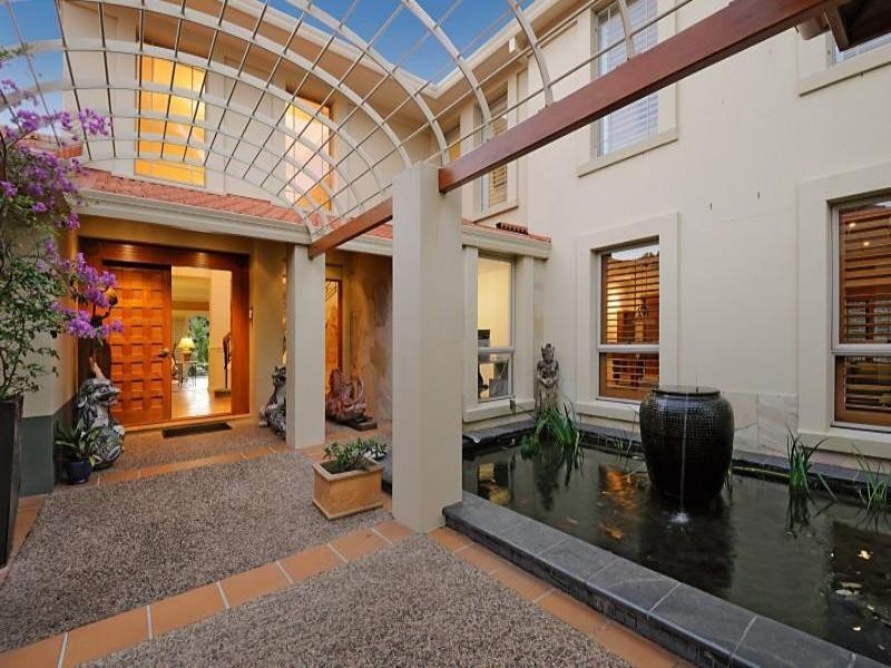 74 The Promenade, Isle Of Capri QLD 4217