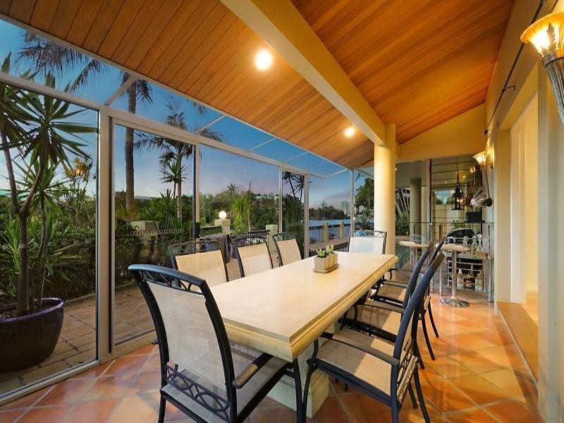 74 The Promenade, Isle Of Capri QLD 4217