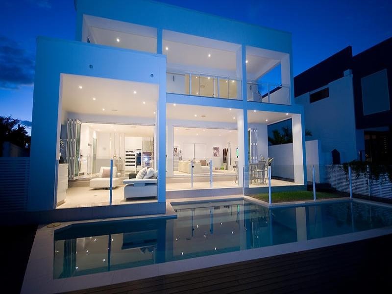 46 Sunshine Boulevard, Broadbeach Waters QLD 4218