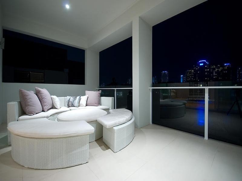 46 Sunshine Boulevard, Broadbeach Waters QLD 4218