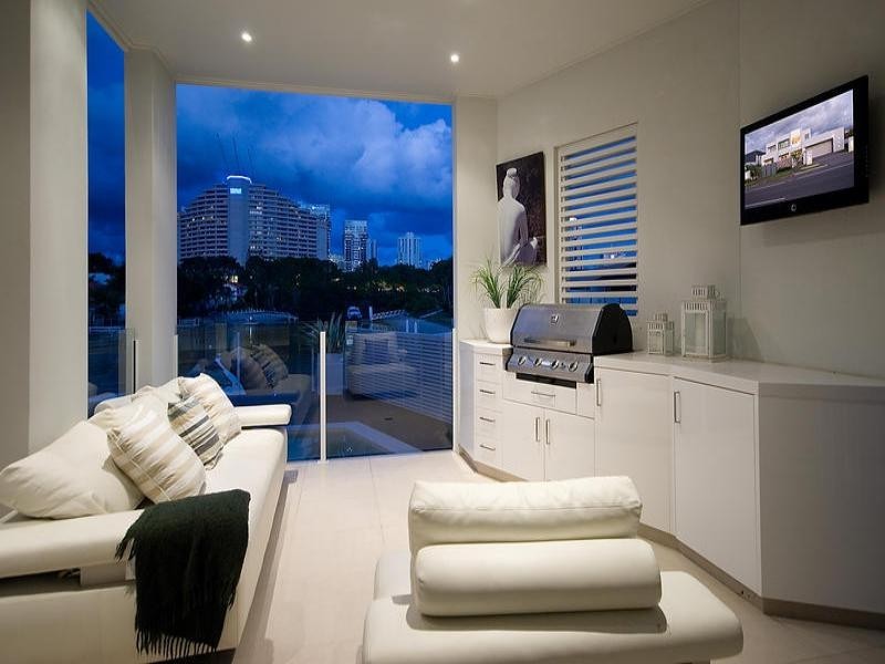 46 Sunshine Boulevard, Broadbeach Waters QLD 4218