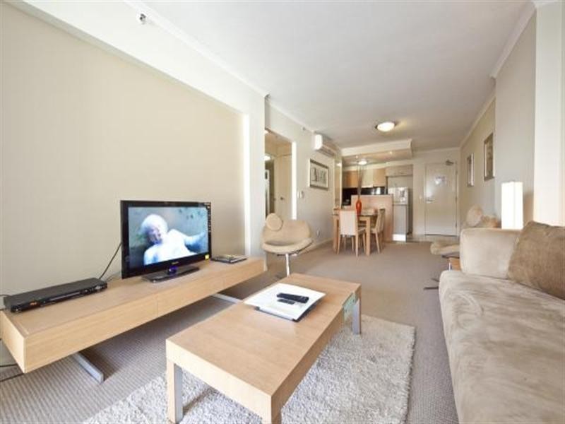 21 Cypress Avenue, Surfers Paradise QLD 4217