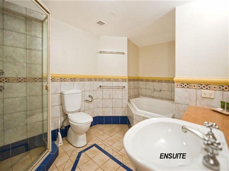 5 Palm Avenue, Surfers Paradise QLD 4217