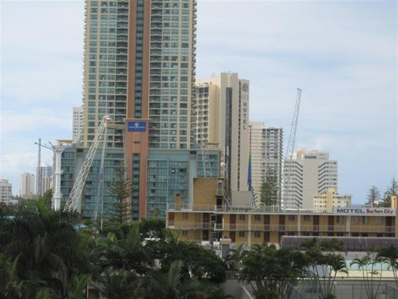 23 Ferny Avenue, Surfers Paradise QLD 4217