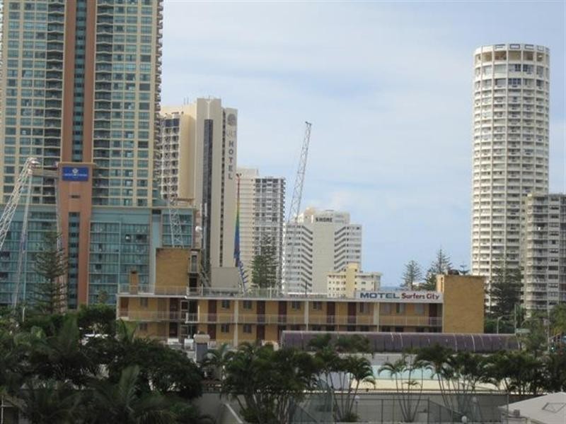 23 Ferny Avenue, Surfers Paradise QLD 4217