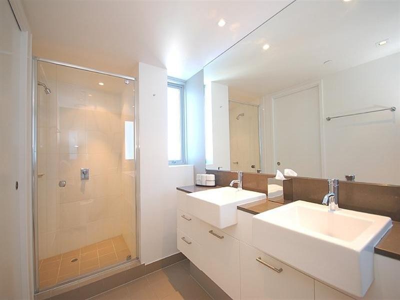 18 Enderley Avenue, Surfers Paradise QLD 4217