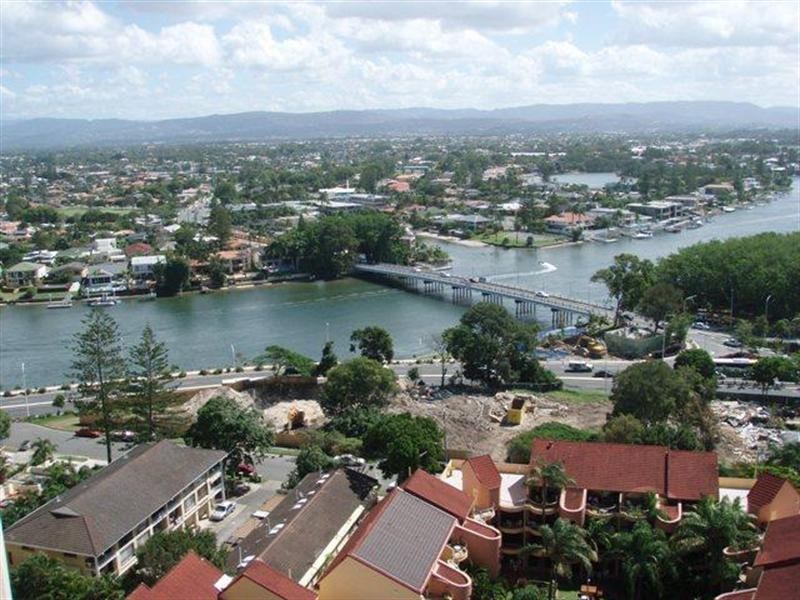 18 Enderley Avenue, Surfers Paradise QLD 4217