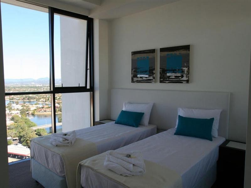 22 Surf Parade, Broadbeach QLD 4218