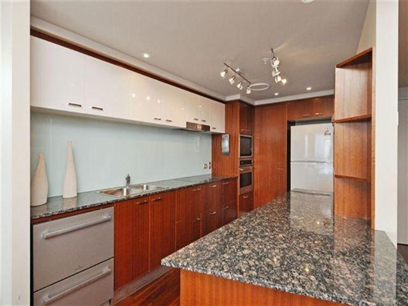 23 Ferny Avenue, Surfers Paradise QLD 4217