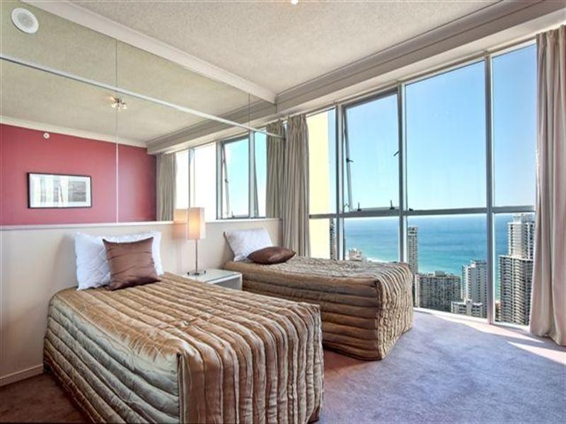 23 Ferny Avenue, Surfers Paradise QLD 4217