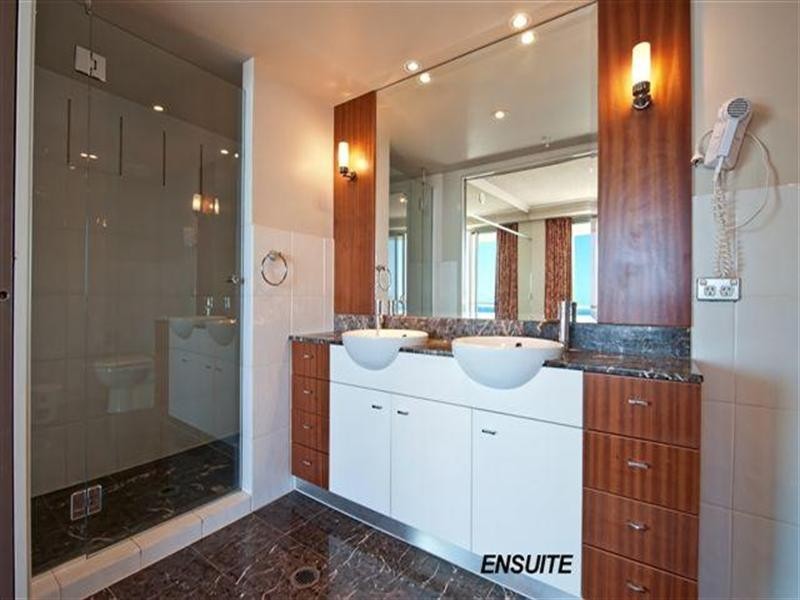 23 Ferny Avenue, Surfers Paradise QLD 4217