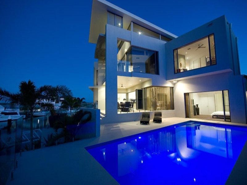 30 Royal Albert Crescent, Sovereign Islands QLD 4216
