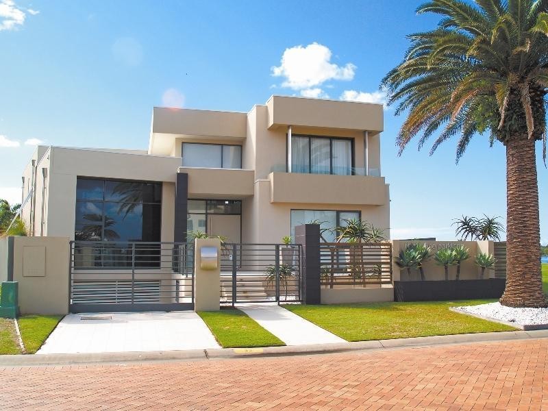 39 Parklane Terrace, Sovereign Islands QLD 4216