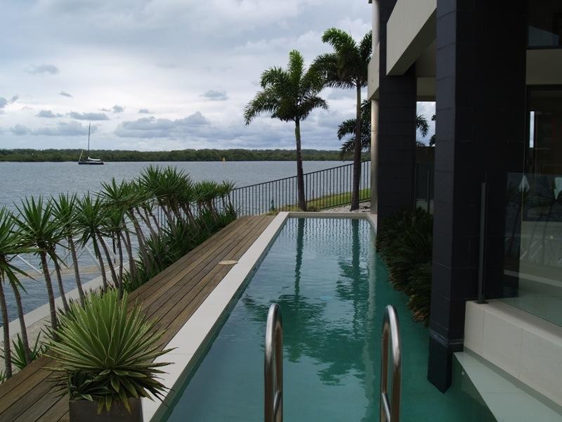 39 Parklane Terrace, Sovereign Islands QLD 4216