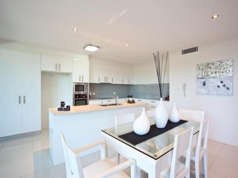 7-9 Burra Street, Chevron Island QLD 4217