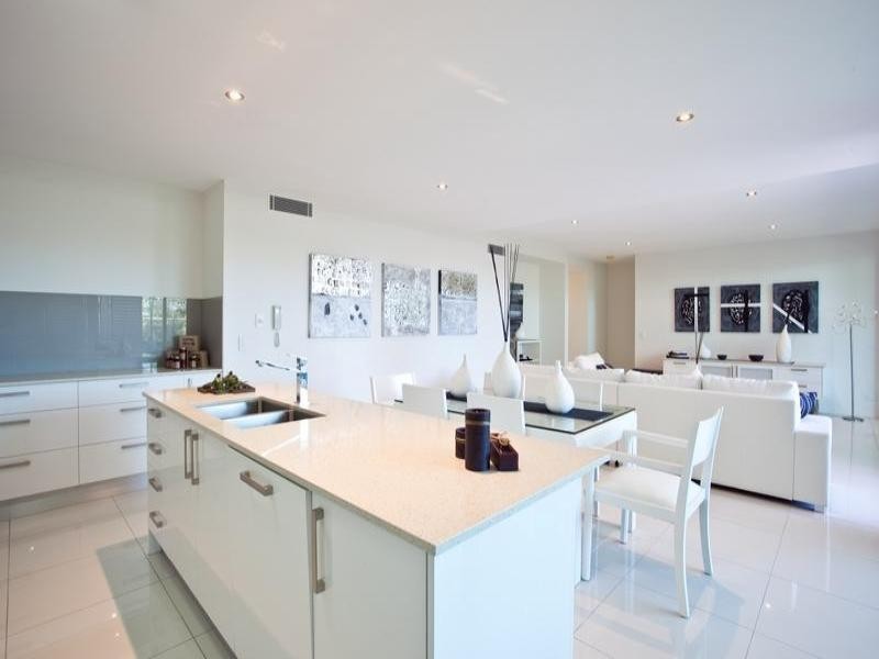 7-9 Burra Street, Chevron Island QLD 4217