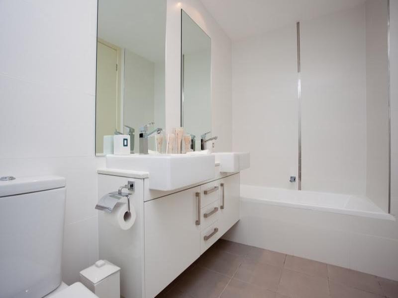 7-9 Burra Street, Chevron Island QLD 4217