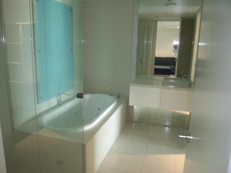 9 Hamilton Avenue – Q1, Surfers Paradise QLD 4217