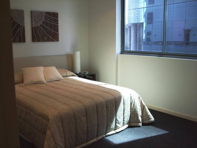 18 Cypress Avenue, Surfers Paradise QLD 4217