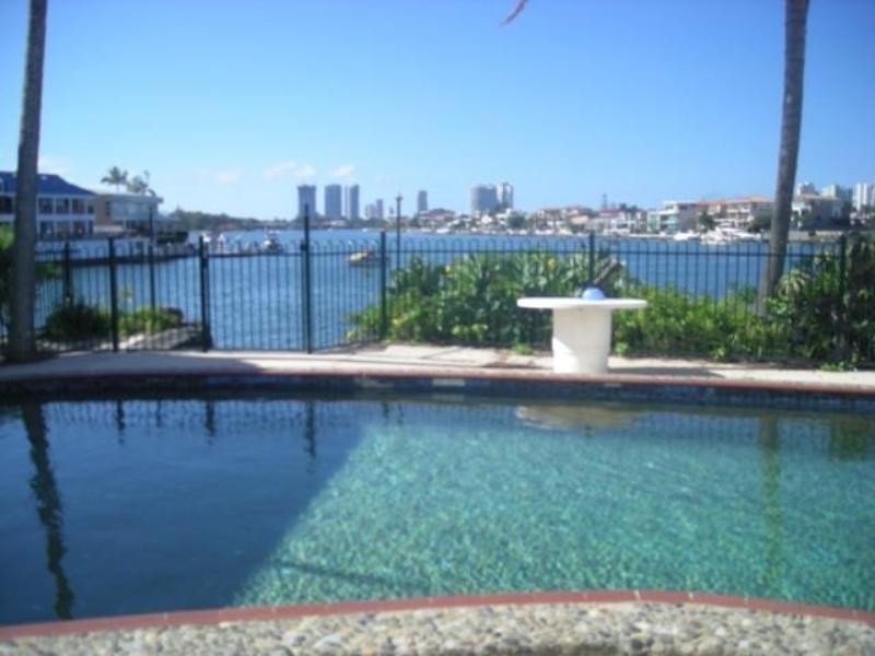 Chevron Island QLD 4217