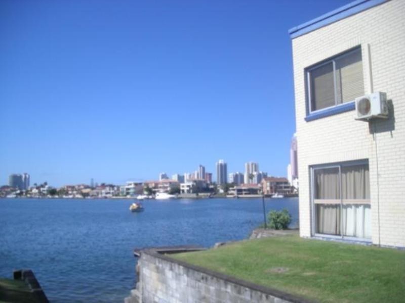 Chevron Island QLD 4217