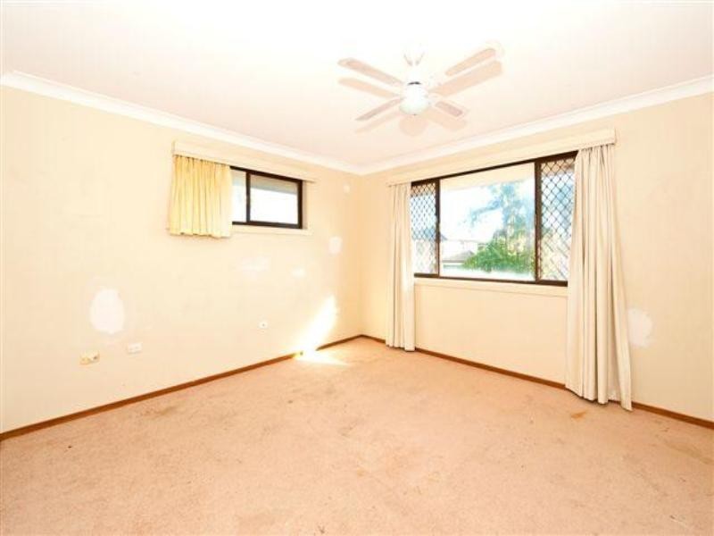 25 Gretel Drive, Mermaid Waters QLD 4218