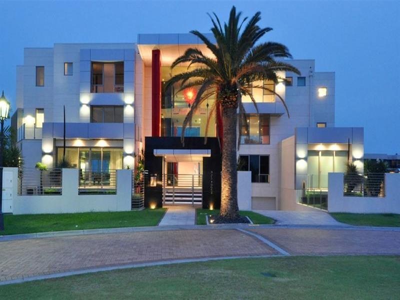 46-48 Royal Albert Crescent, Sovereign Islands QLD 4216