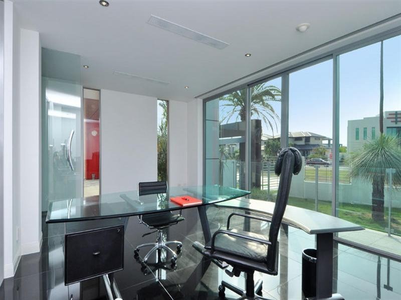 46-48 Royal Albert Crescent, Sovereign Islands QLD 4216