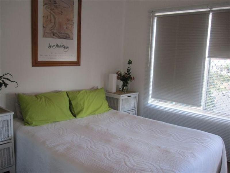 40 Burra Street, Chevron Island QLD 4217