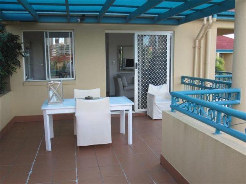 40 Burra Street, Chevron Island QLD 4217