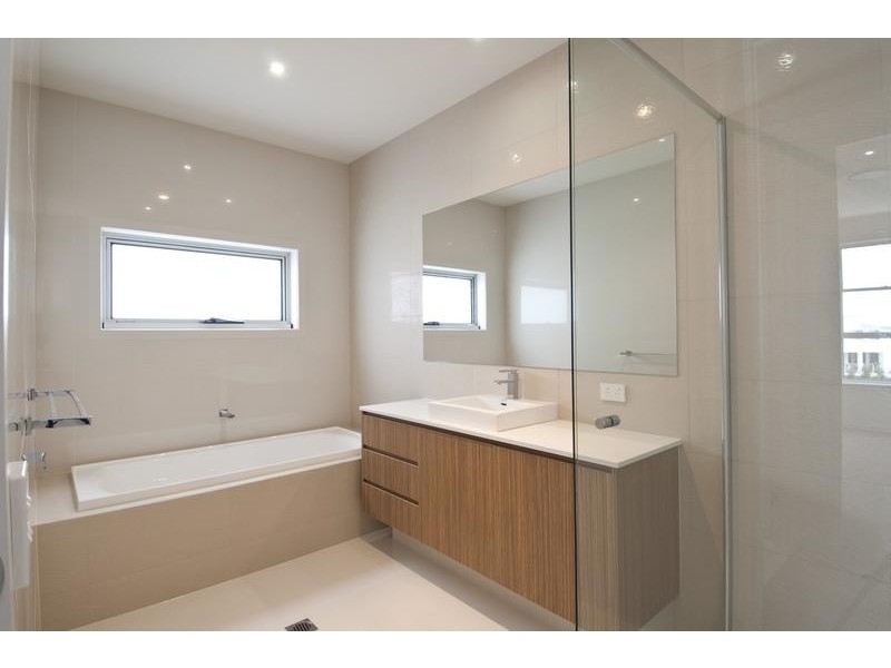 73 Compass Drive, Biggera Waters QLD 4216