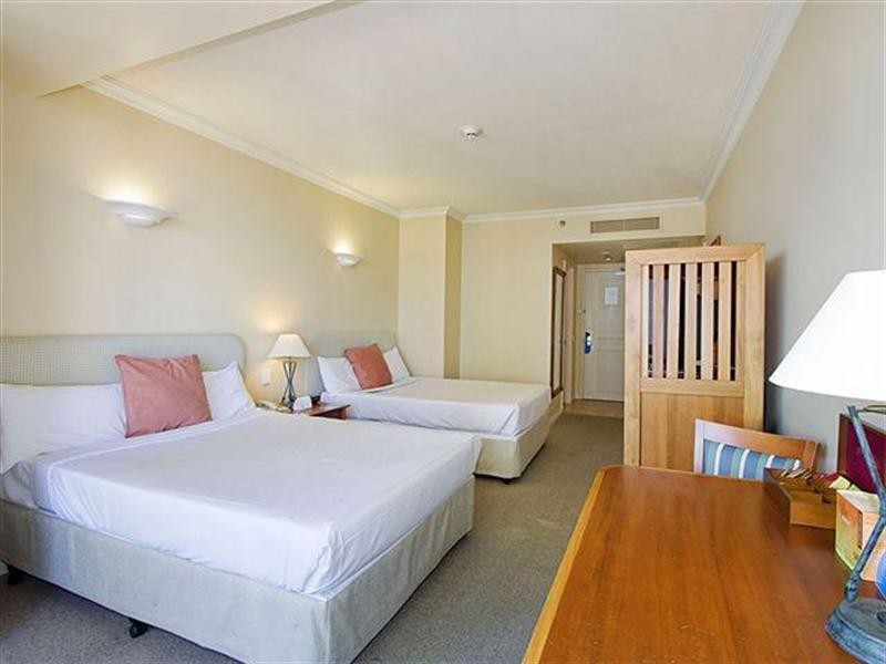 25 Laycock Street, Surfers Paradise QLD 4217