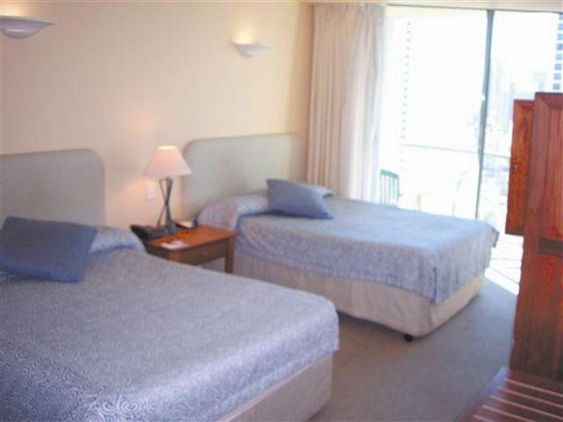 25 Laycock Street, Surfers Paradise QLD 4217