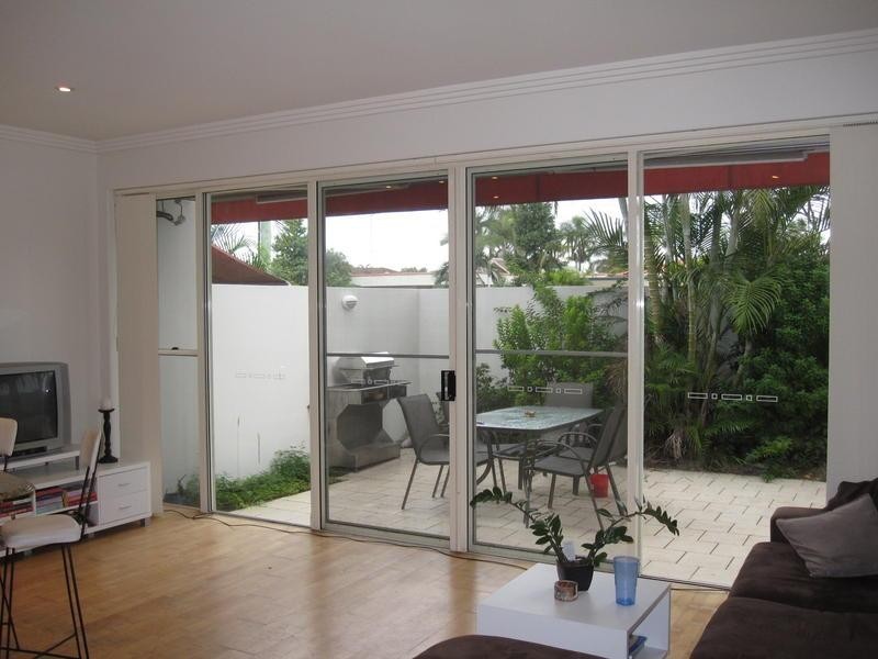 103 Salerno Street, Surfers Paradise QLD 4217